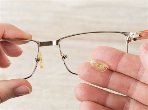 replacing nose pieces on eyeglasses